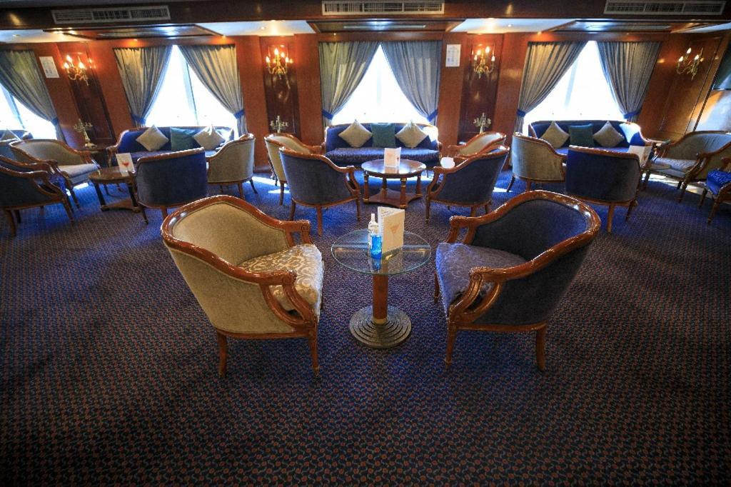 Bule Shadow III Hotel Nagaa Al Fuqani Bagian luar foto